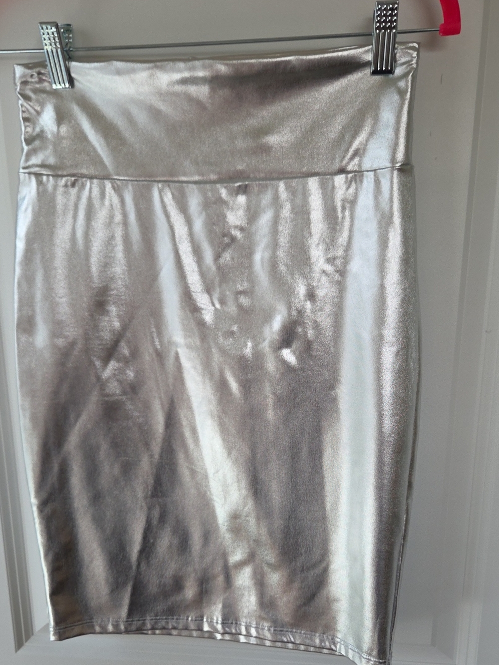 Metallic Silver Pencil Skirt - Sleek High-Waist Style